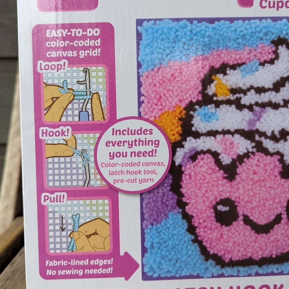 NEW LatchKits Cupcake Mini-Rug Craft Kit Pink Cupcake with Icing Sprinkles #1803